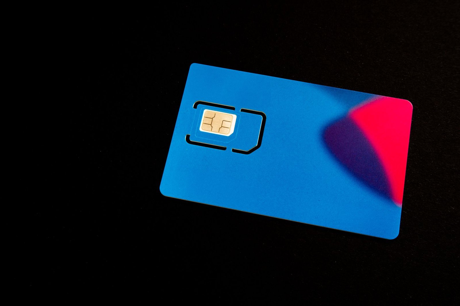 eSIM vs Roaming vs Local SIM: Priced for 20 Countries (2026)